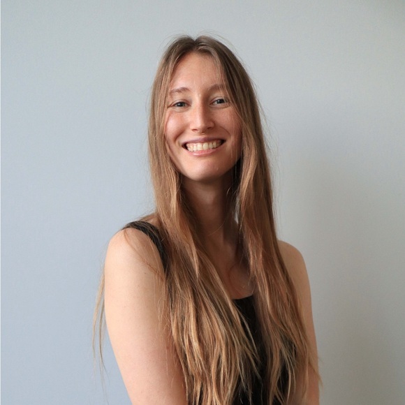 Meet your Posher, Tiffany - Picture 1 of 1